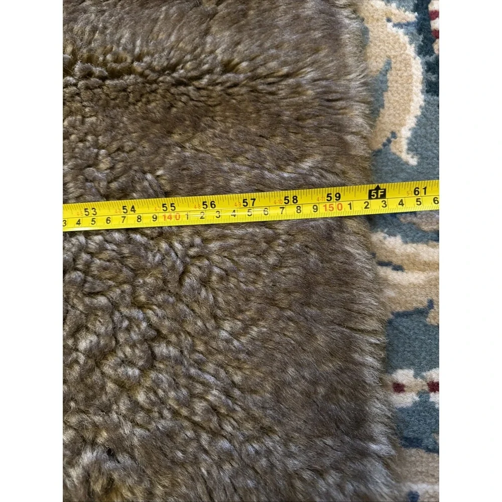 Faux Fur Rug Soft Coyote Fur Animal Pelt Rectangle Accents Rugs 5' X 6' Suede